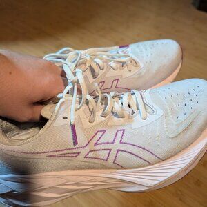 Asics novablast 4 women's size 10